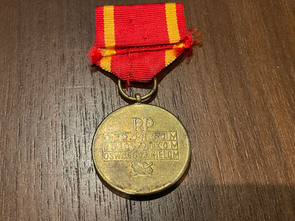 Polish Medal for the Liberation of Warsaw 1939–1945 
 with ribbon