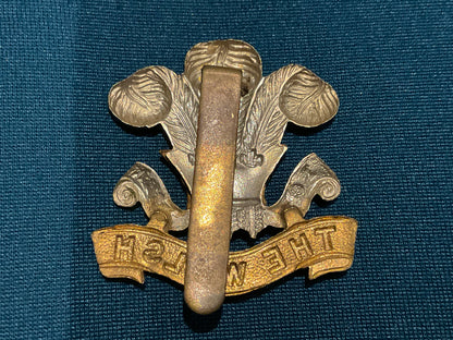 WW1 The Welsh Regiment cap badge.