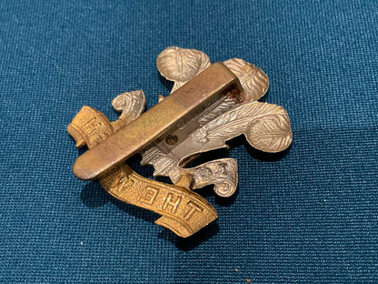 WW1 The Welsh Regiment cap badge.