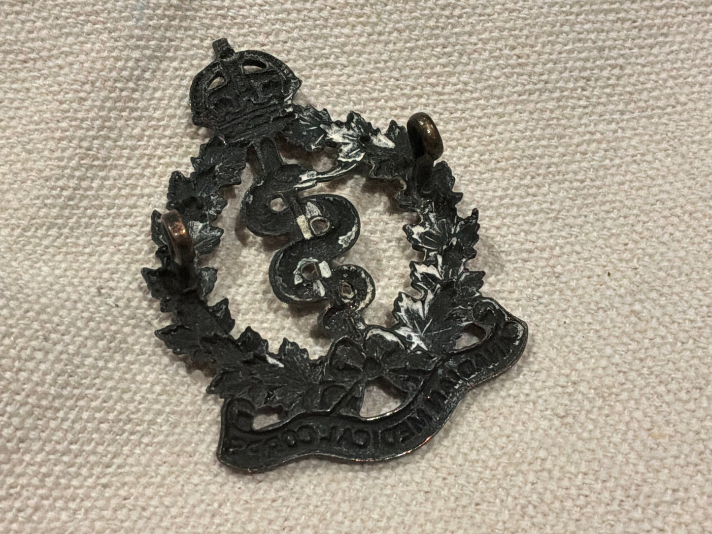 WW1 Canadian Army Medical Corps O.S.D cap badge
