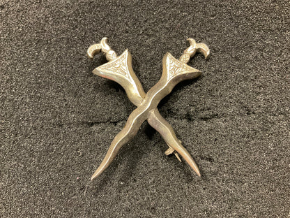 Malay Crossed Cris sweetheart badge