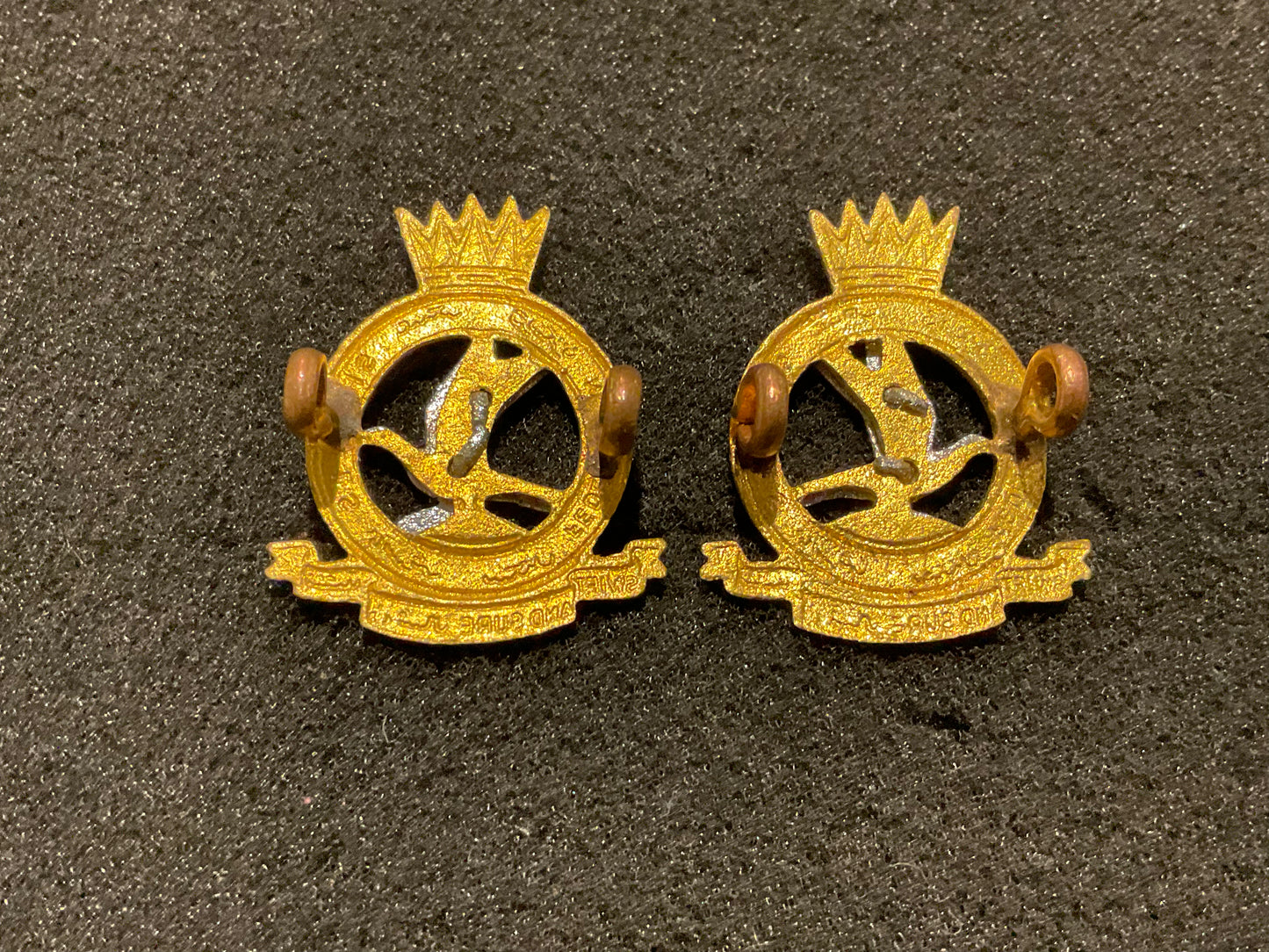 1950-60s Federation 0f Malay Signals officers collar badges