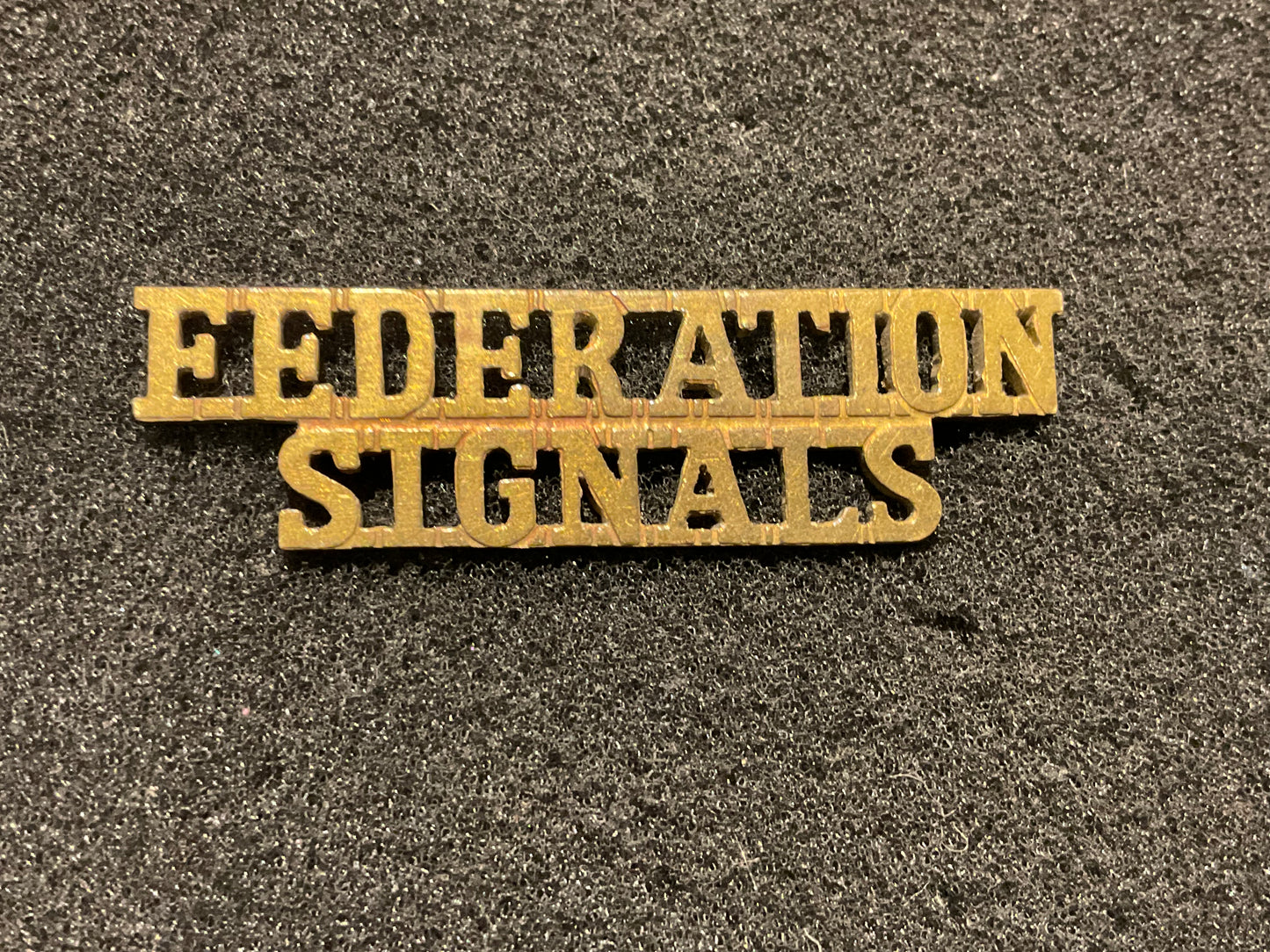 1950-60s FEDERATION SIGNALS brass shoulder title