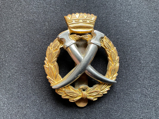 Bahrain Army/Defence Force cap badge by FIRMIN