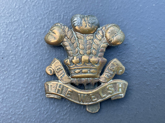 WW1 1916 The Welsh Regiment all brass cap badge