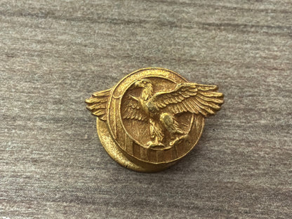 WW2 U.S Ruptured Duck” (Honorable Service Lapel badge)