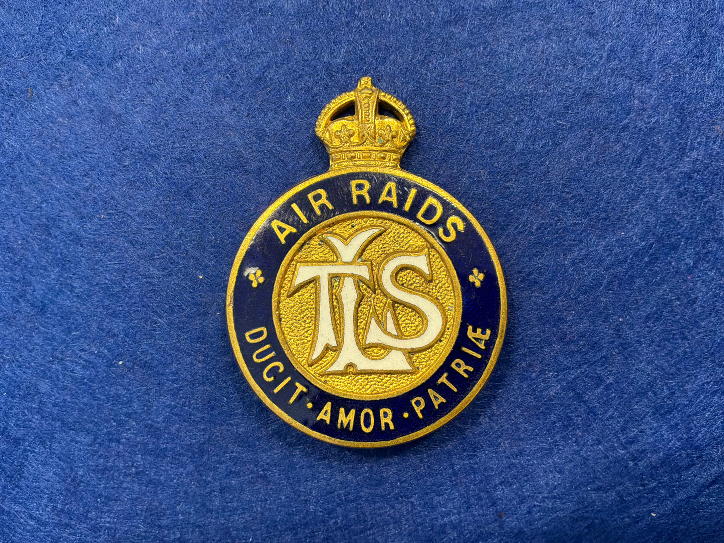 WW1 London Telephone Service Air Raids lapel badge.