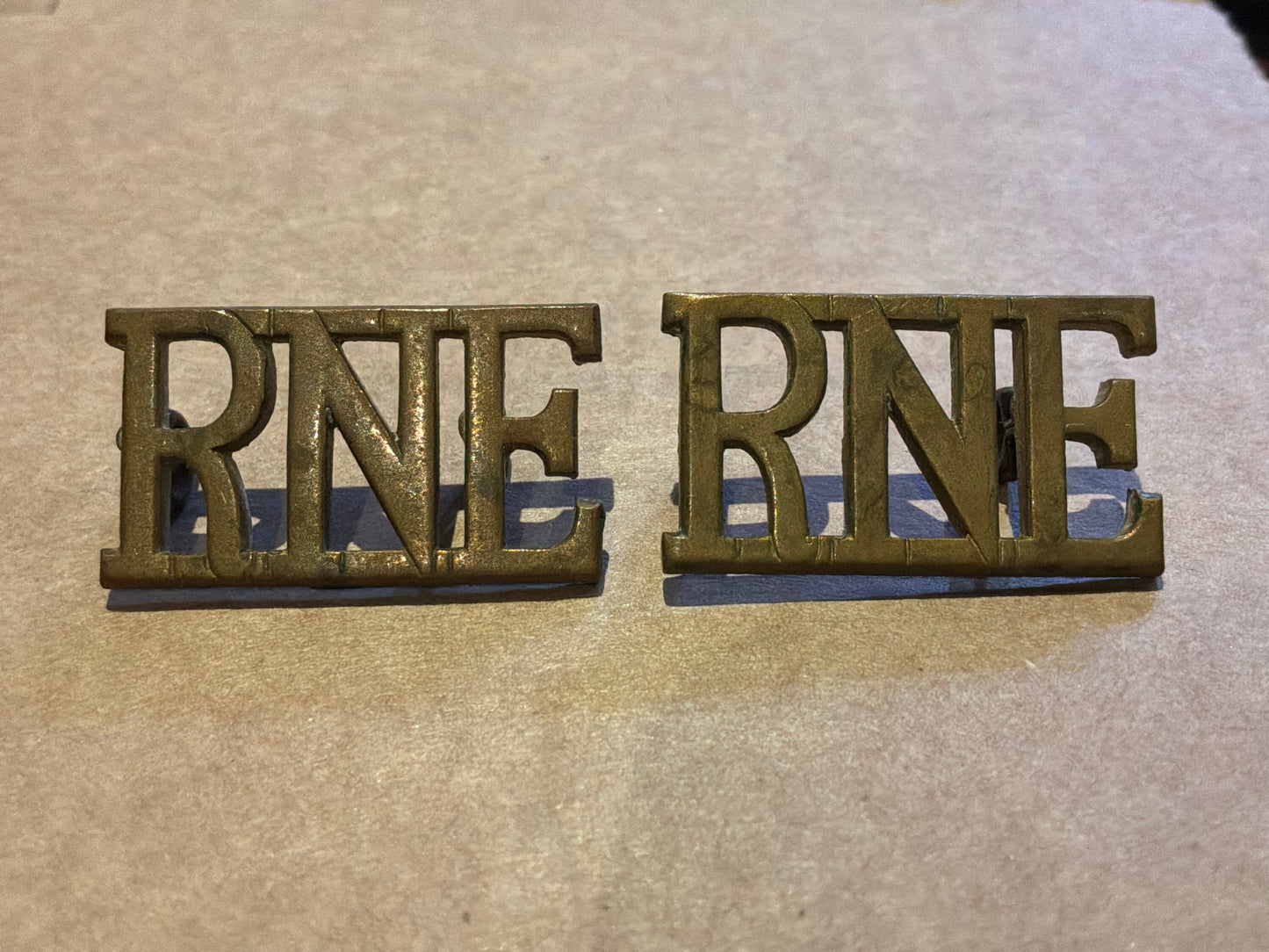 Rhodesia & Nyasaland Engineers (RNE) brass titles circa 1957-67