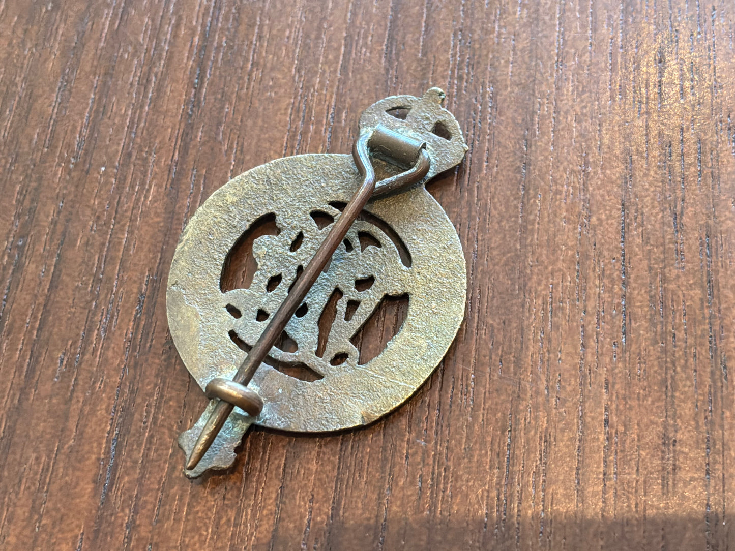 WW1/2 British Indian Army 2nd Queen Victoria’s Own (Madras) Miners & Sappers hat badge.