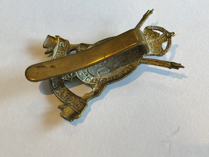 WW1 The 6th Dragoon Guards ( Carabiniers ) brass economy cap badge.