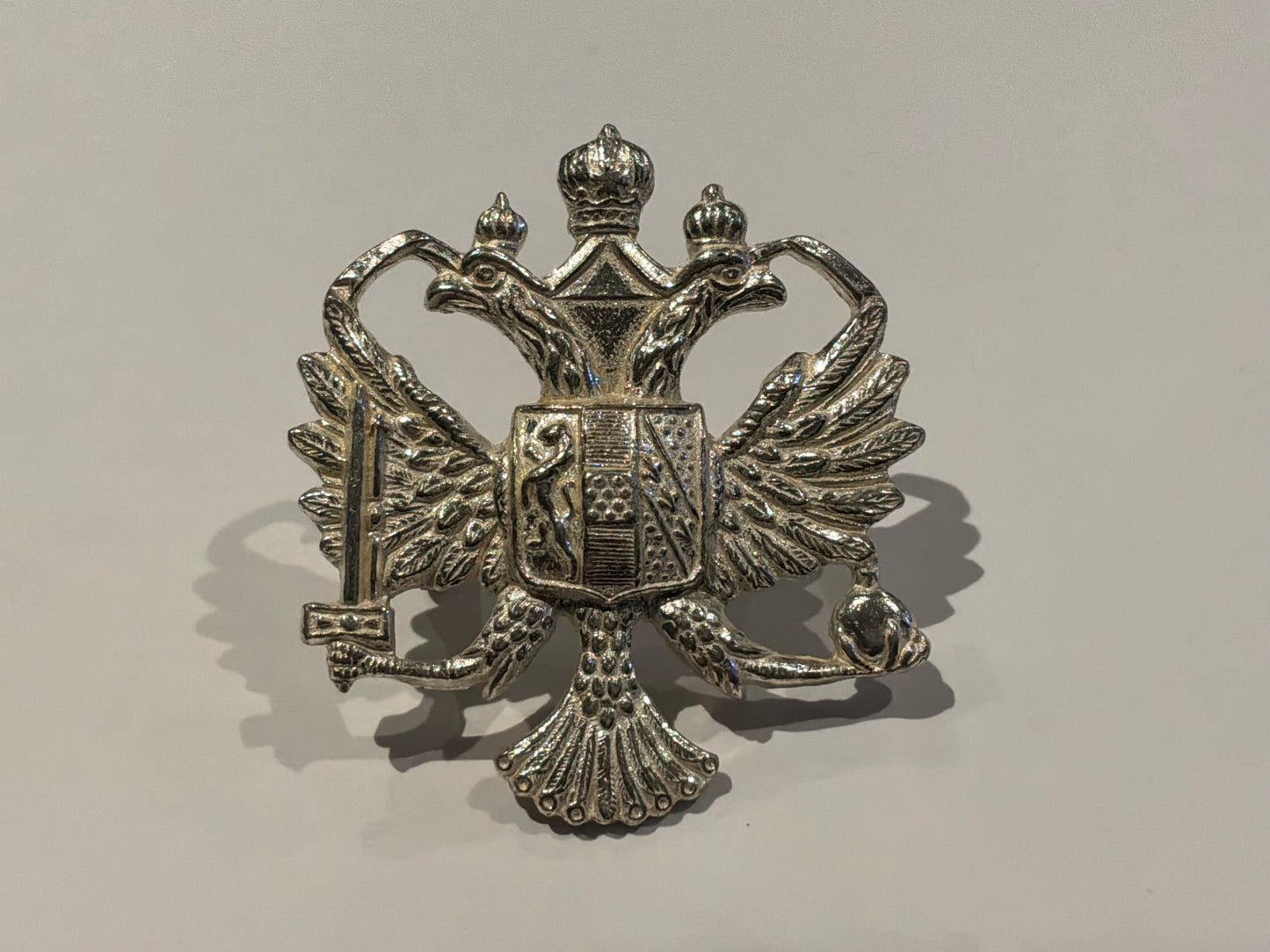 1st Queens Dragoon Guards (QDG) Officers Frosted Silver Plate Cap Badge