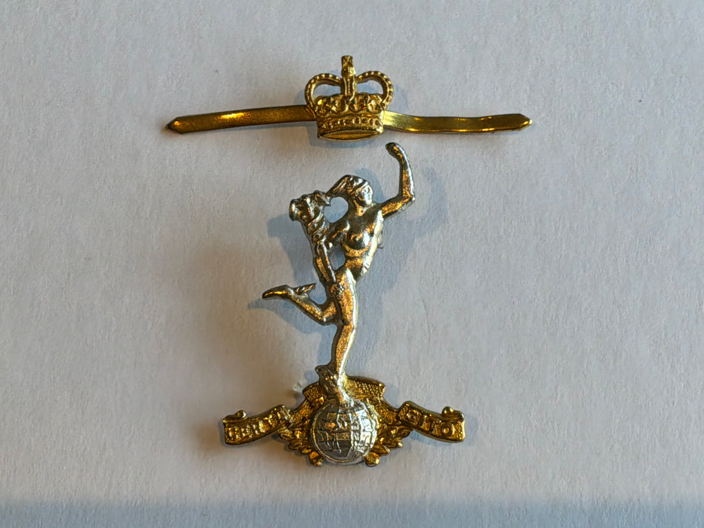 Royal Army Signals Corps officers cap/beret badge by Gaunt.