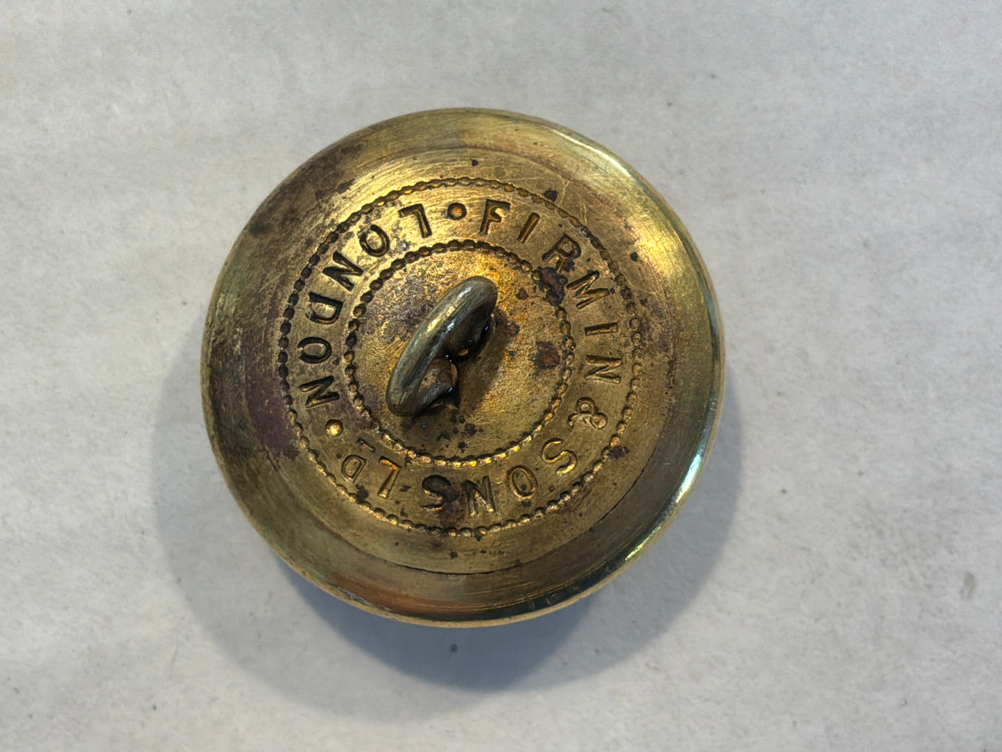 WW1 5th Canadian Mounted Rifles officer's 26mm gilt button by Firmin & Sons