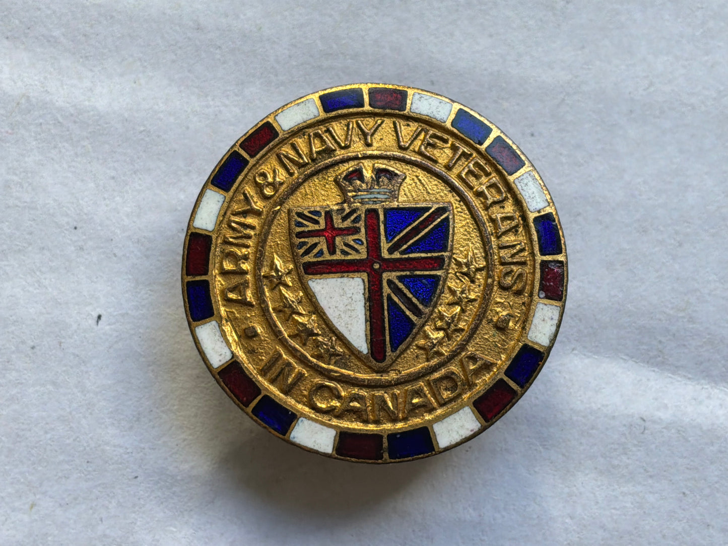 WW2 Canadian Army & Navy Veterans lapel badge ,number 839