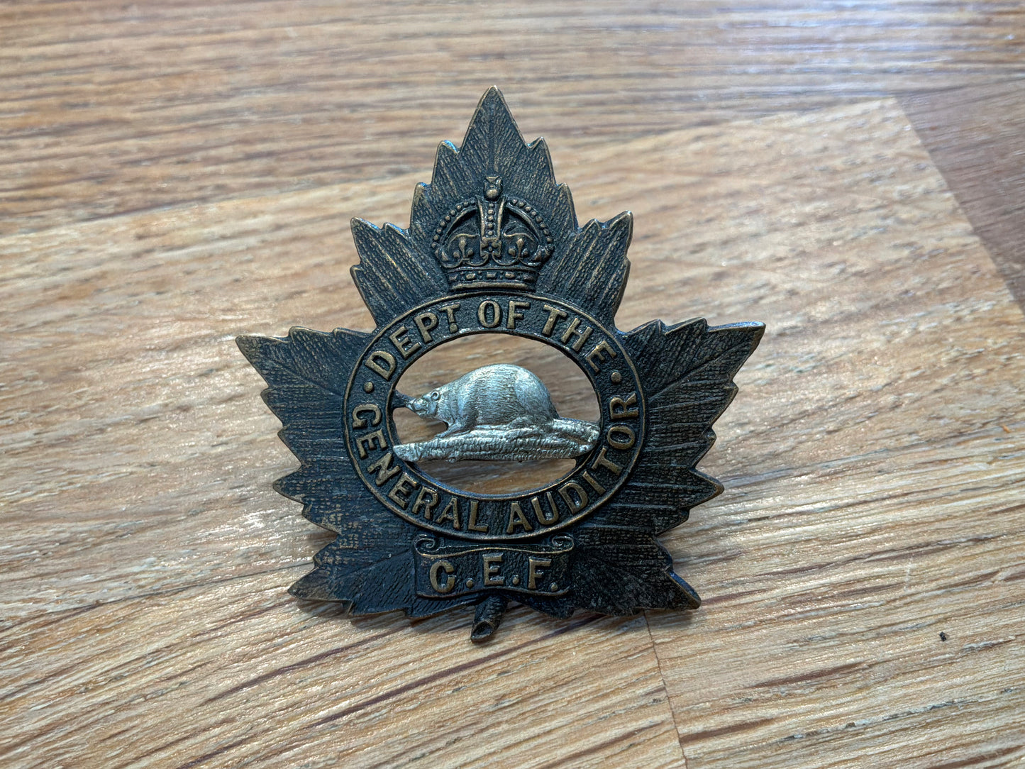 WW1 Department of the General Auditor cap badge by Gaunt.