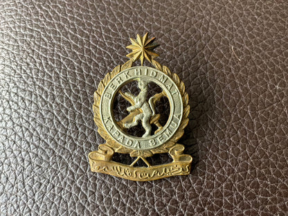 Federated Malay Armed Forces Maintenance Corps (A.F.M.C) cap badge.