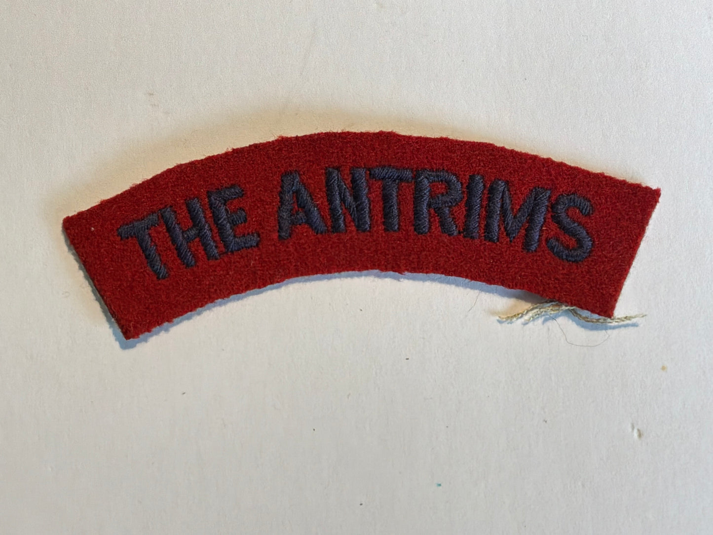 THE ANTRIMS (591 Independent Field Squadron RE) cloth shoulder title.