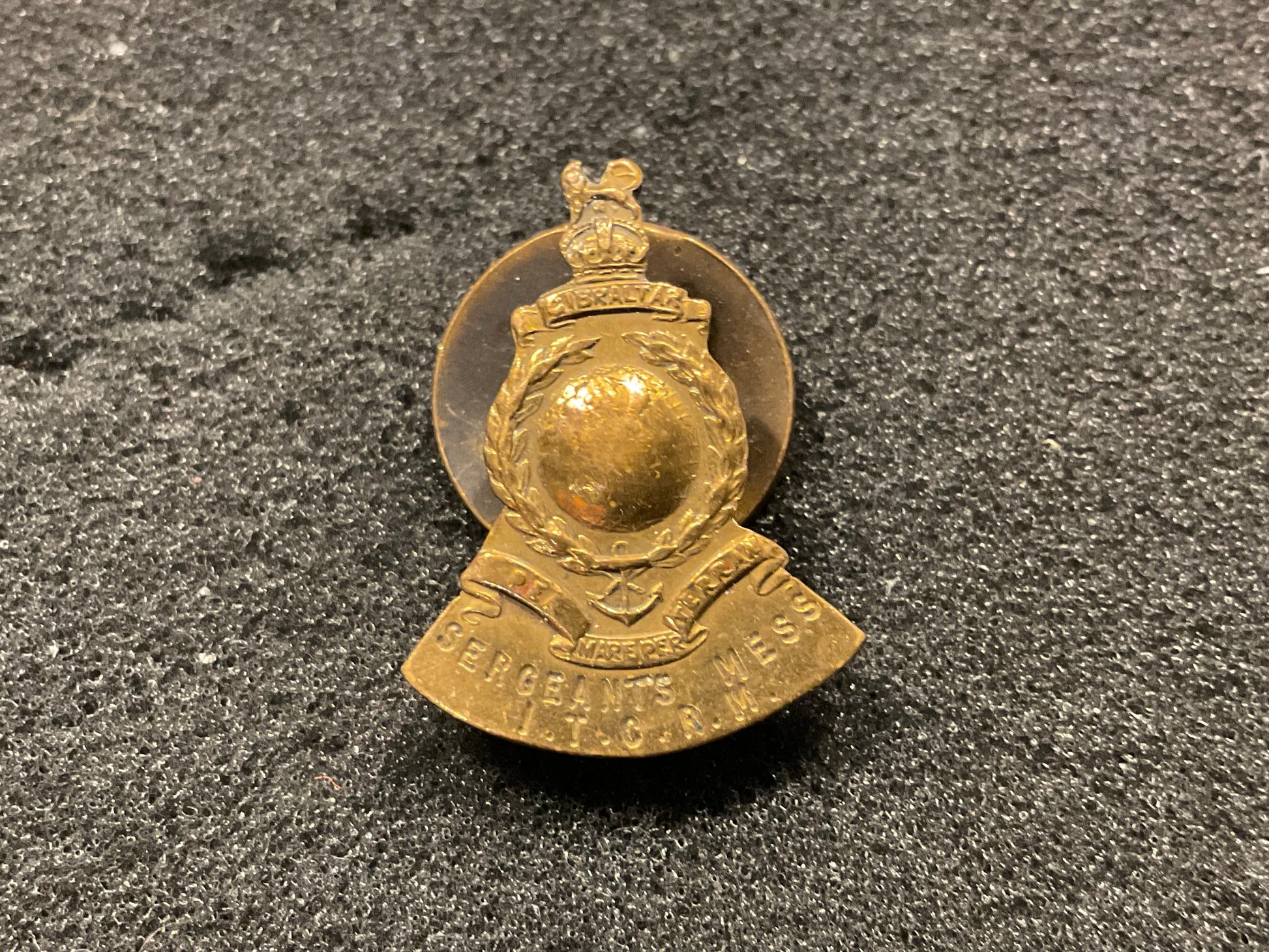 K/C Sergeants Mess I.T.C.R.M lapel badge