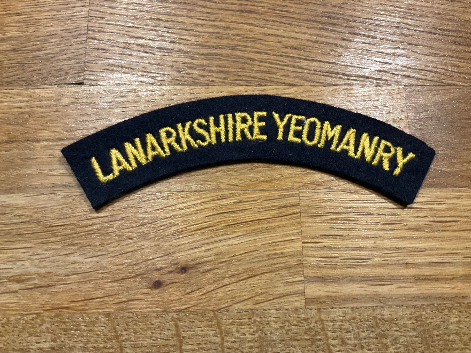 Lanarkshire Yeomanry cloth shoulder title