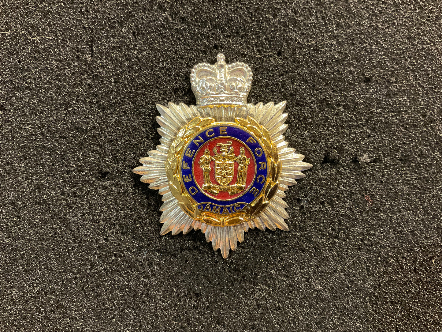 Officers Jamaica Defence Force cap badge
