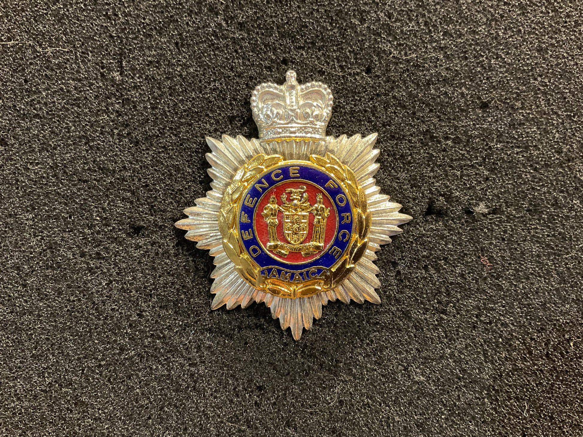 Officers Jamaica Defence Force cap badge