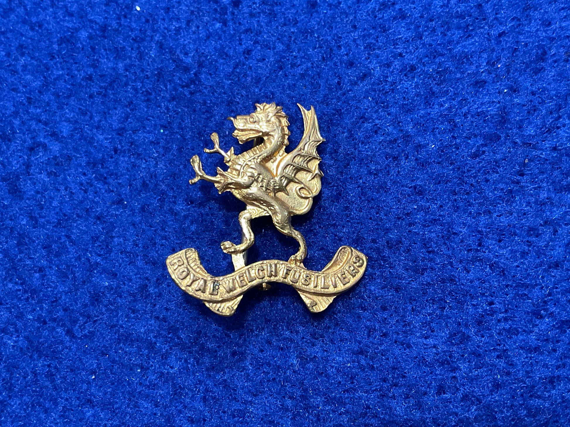 Post 1920 Royal Welch Fusiliers gilt sweetheart badge