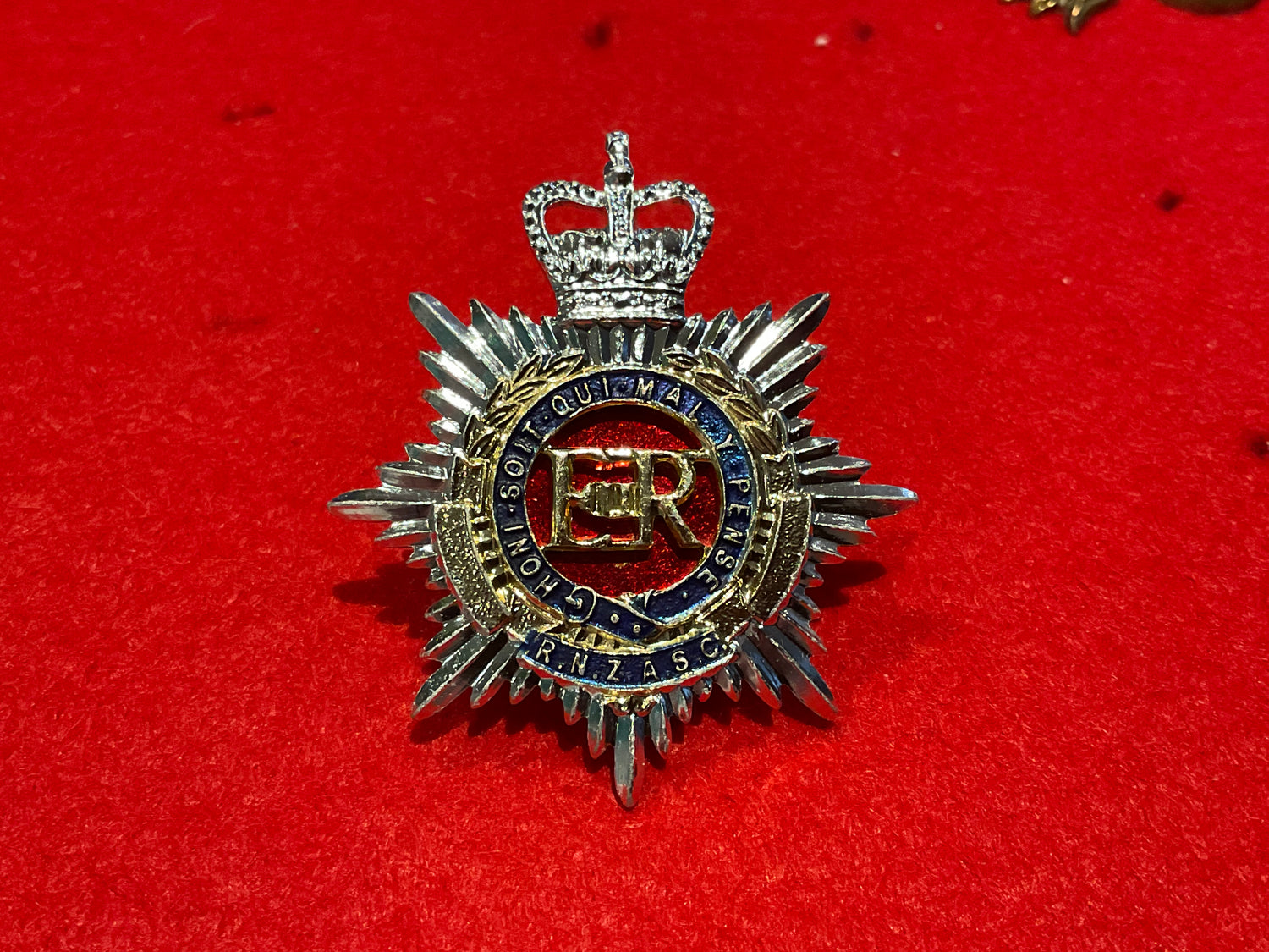 R.N.Z.A.S.C PRE 1979 anodised cap badge
