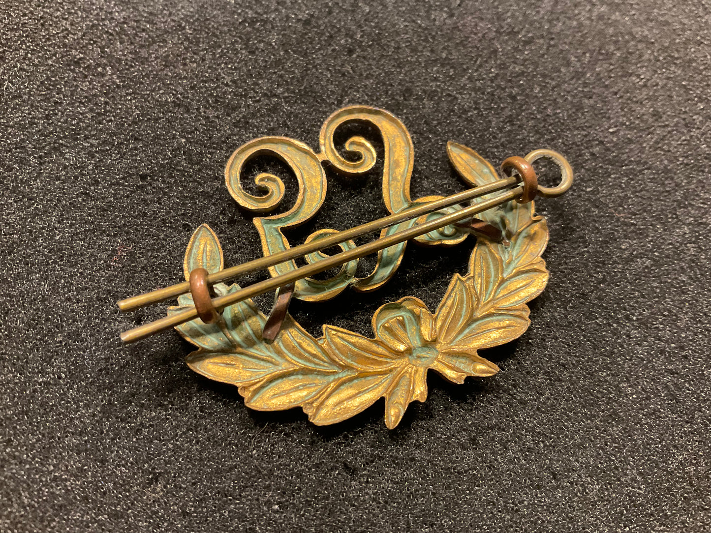 WW1 Lewis Gunners brass sleeve badge