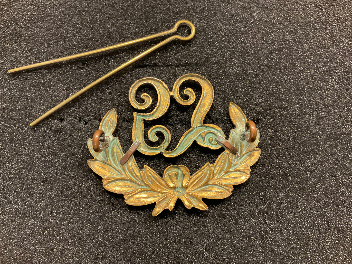 WW1 Lewis Gunners brass sleeve badge