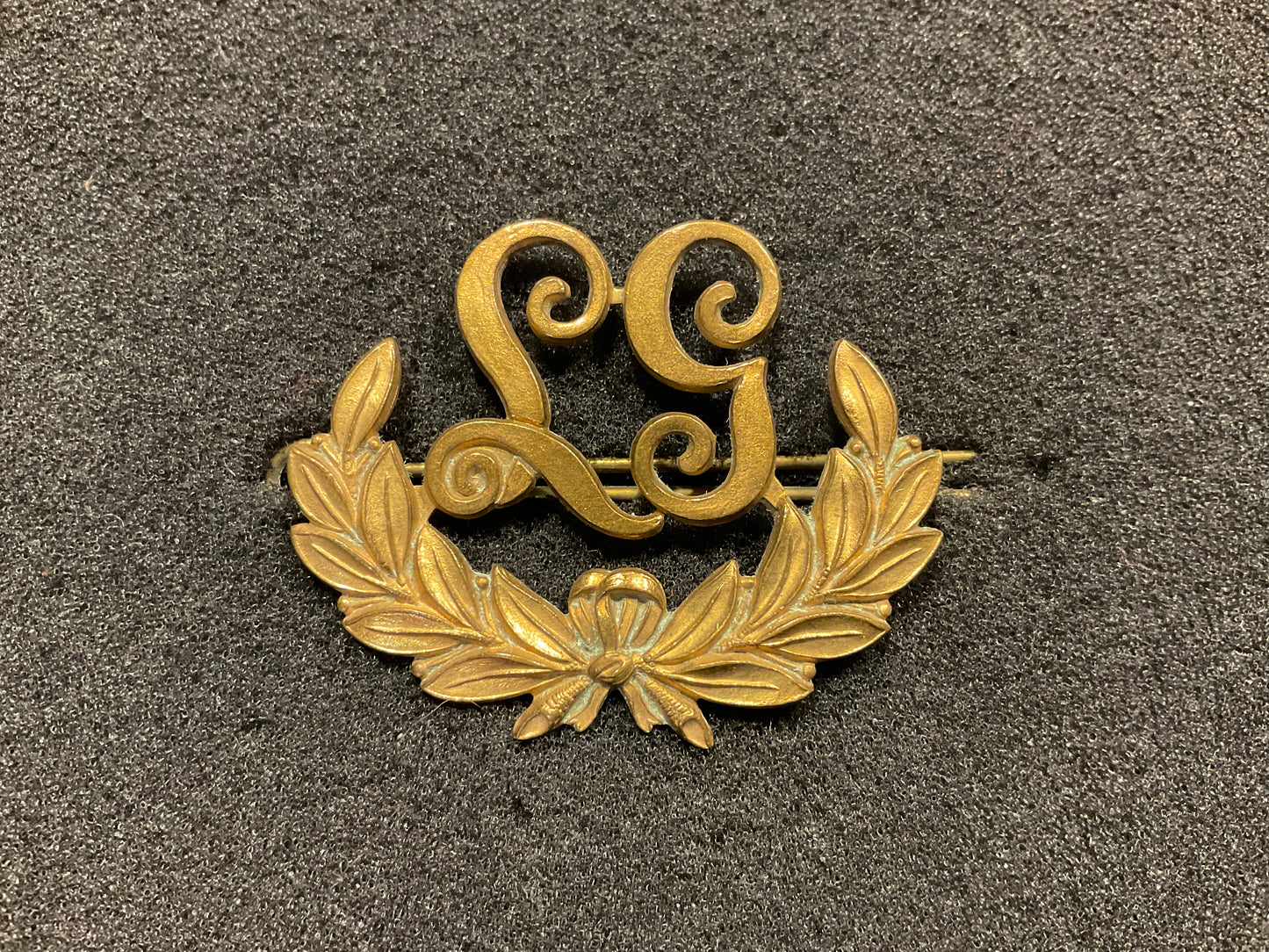 WW1 Lewis Gunners brass sleeve badge