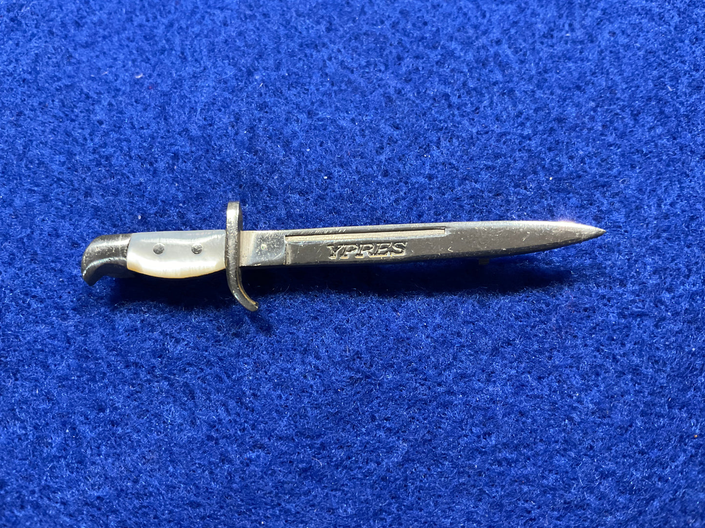 WW1 ‘YPRES’ Souvenir bayonet brooch, (large size)