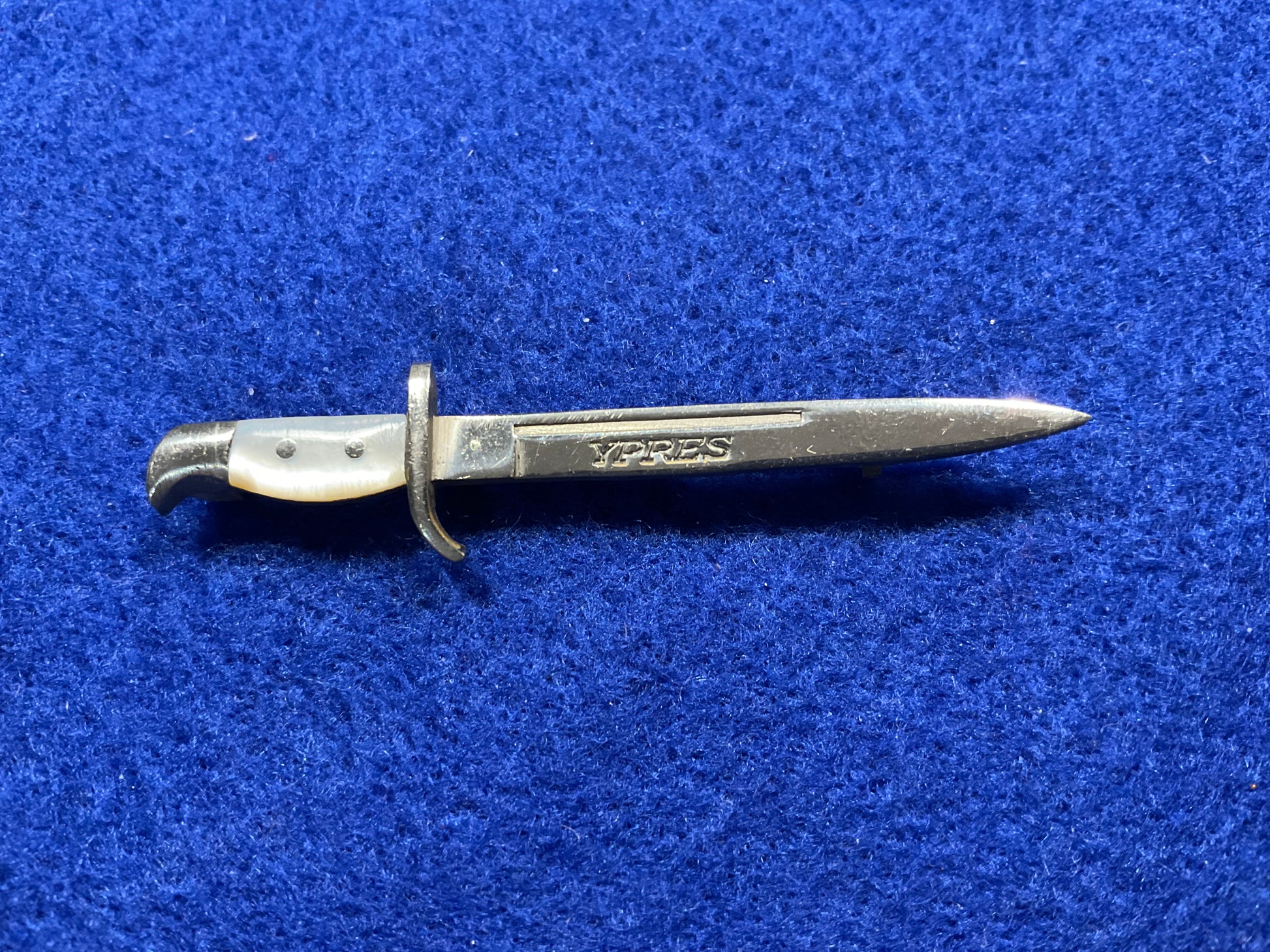 WW1 ‘YPRES’ Souvenir bayonet brooch, (large size)
