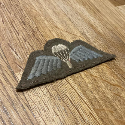 WW2 British Parachute qualification wings side