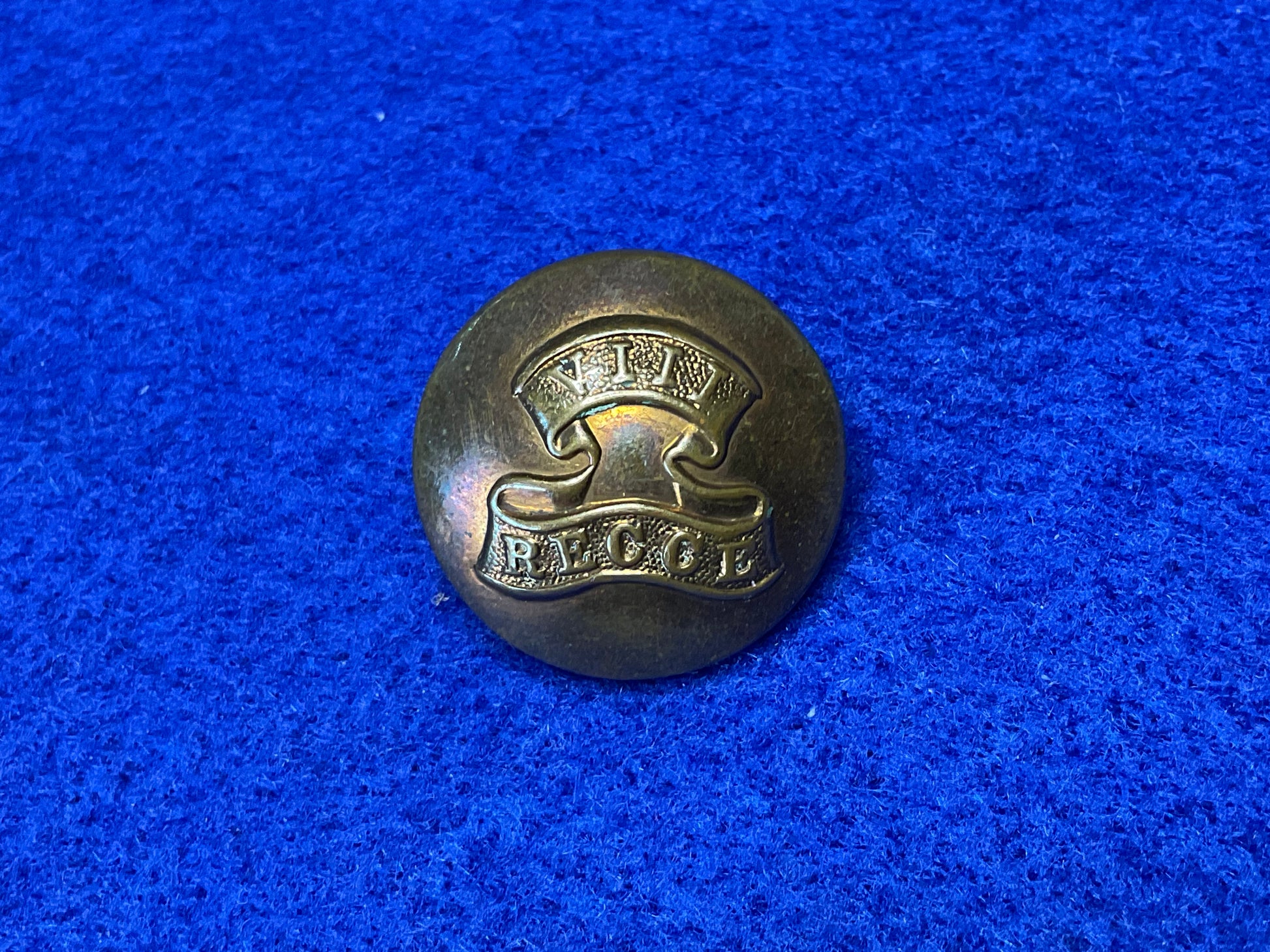 WW2 Canadian VIII 8th Recce large 25mm brass button front