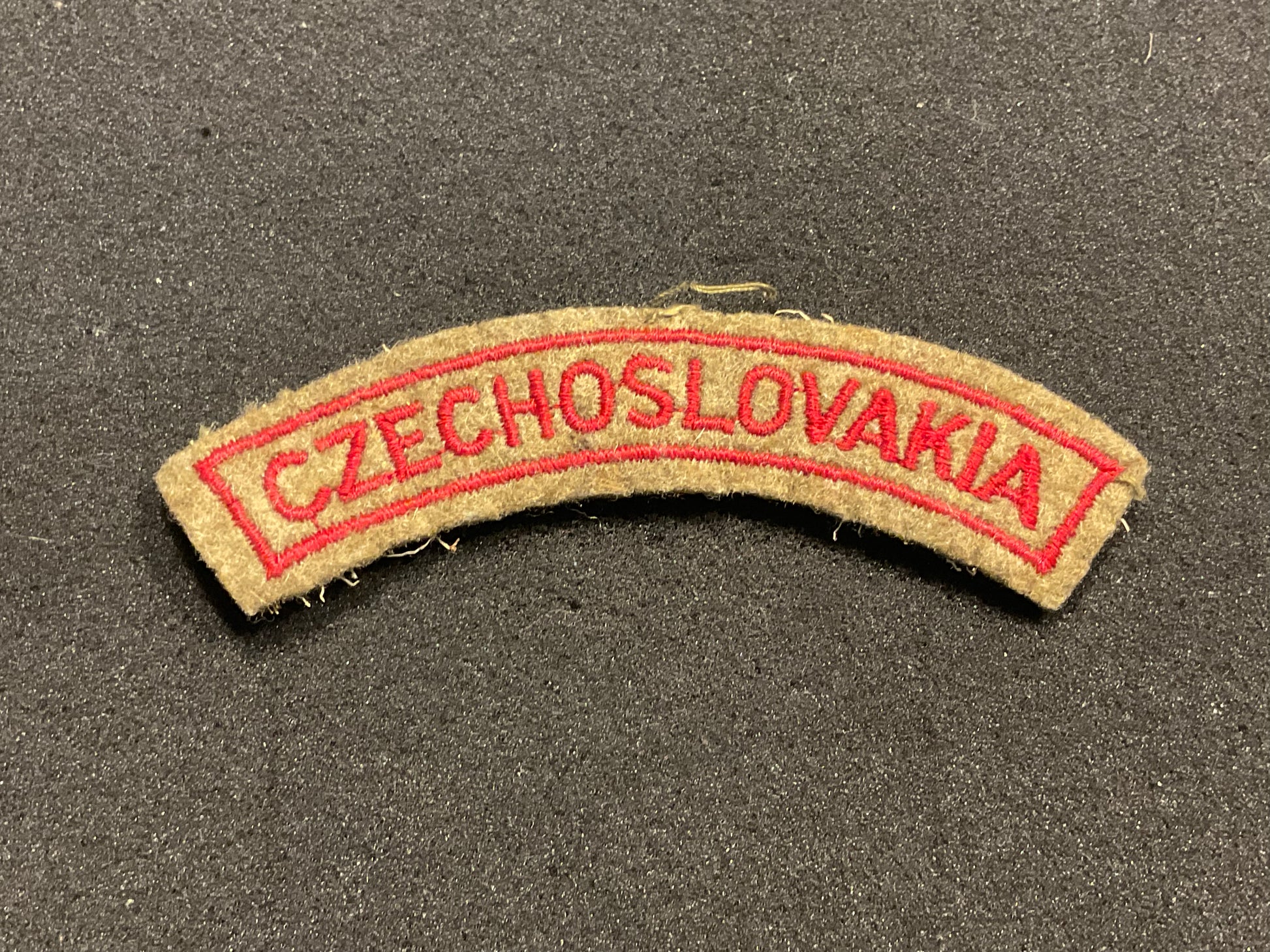 WW2 Free Czechoslovakia cloth shoulder title