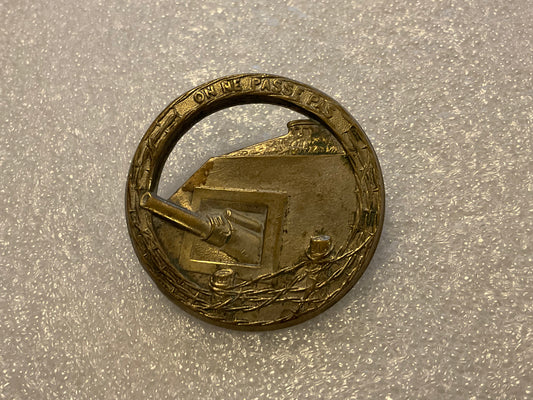 WW2 French ‘ON NE PASSÉ PAS’ Beret badge (small letter version)