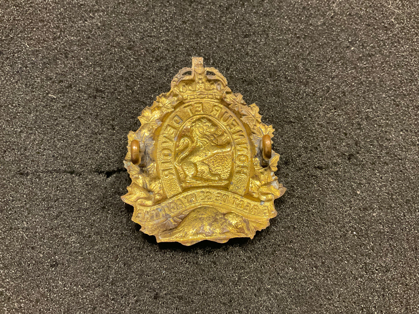 WW2 Le regt de st Hyacinthe regiment cap badge