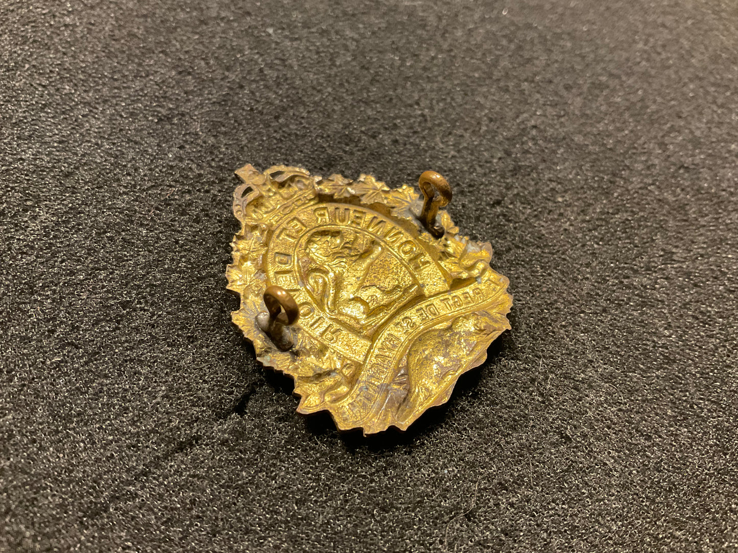 WW2 Le regt de st Hyacinthe regiment cap badge