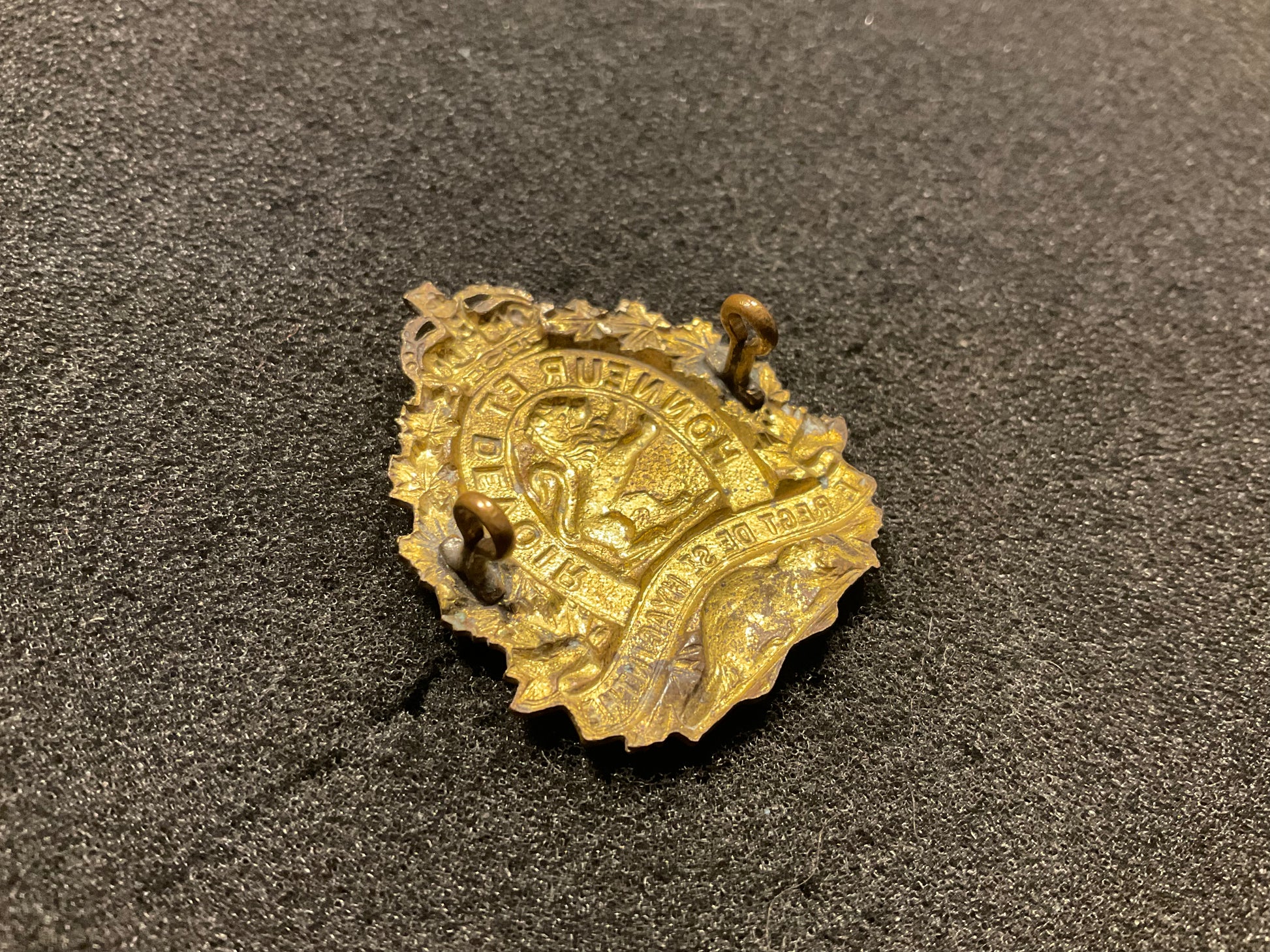 WW2 Le regt de st Hyacinthe regiment cap badge