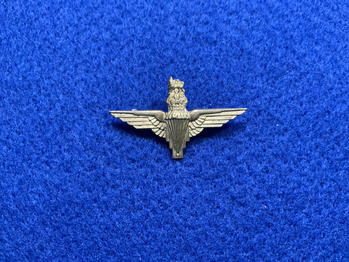 WW2 Parachute Regiment w/m lapel badge/sweetheart