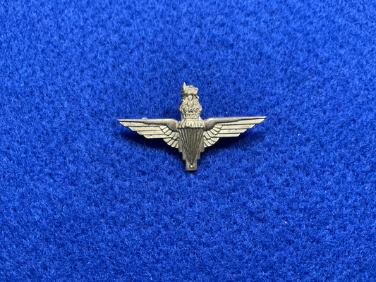 WW2 Parachute Regiment w/m lapel badge/sweetheart