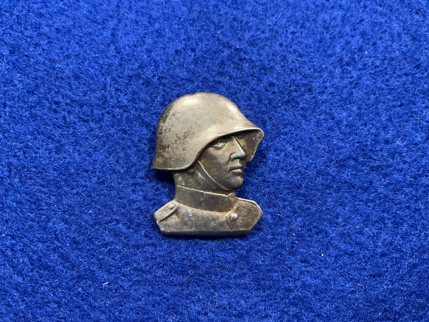 WW2 Swiss Soldiers Soldaten-Weihnacht Charity badge for 1940