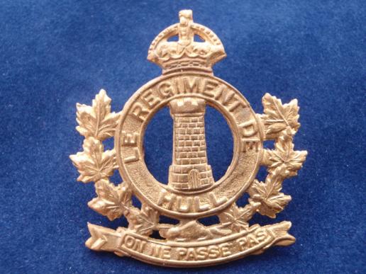 Le Regiment de Hull Brass Cap Badge 