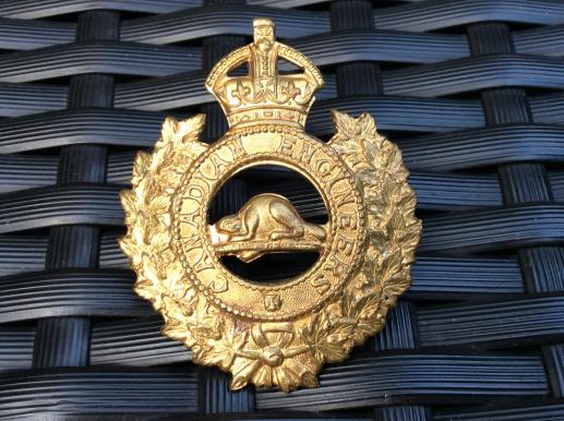 WW1 Canadian Engineers Gilt Cap Badge 