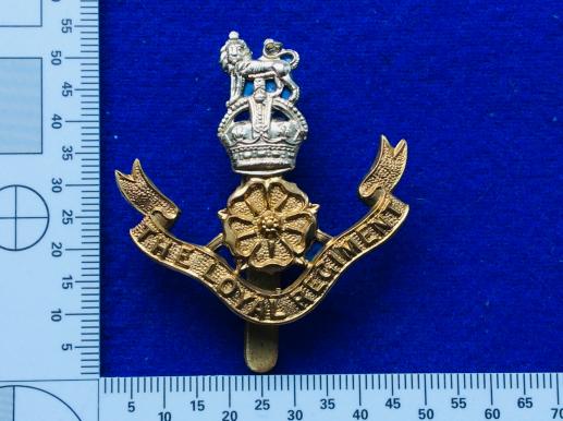 The Loyal Regiment 1920-53 bi-metal Cap Badge 