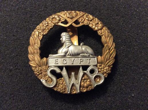 South Wales Borderers bi-metal Cap Badge 