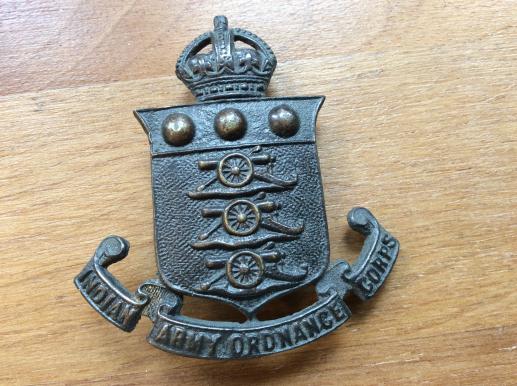 WW2 Indian Army Ordnance Corps Cap Badge 