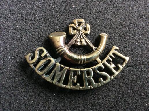 SOMERSET LIGHT INFANTRY brass shoulder title