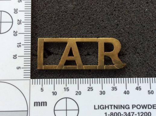 WW1 Indian Army Reserve ( I.A.R) Brass Shoulder Title 