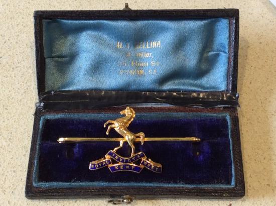 WW1/2 Royal West Kent Regiment 15Ct Gold Sweetheart